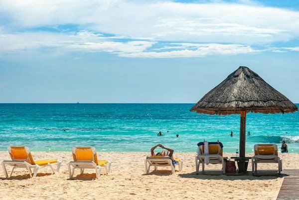 Quelles sont les destinations à découvrir en hébergement vacances à Blue Bay ?